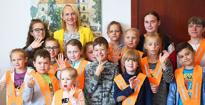 Mažieji stovyklautojai drąsiai egzaminavo rajono merę
