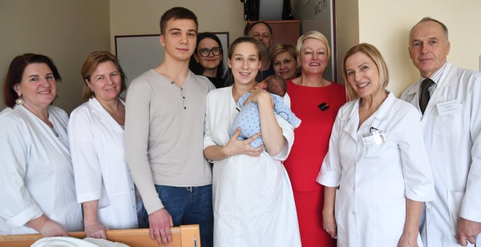 2020 metų Lietuvos kultūros sostinę pirmasis pasveikino sausio 1-ąją gimęs kūdikis 