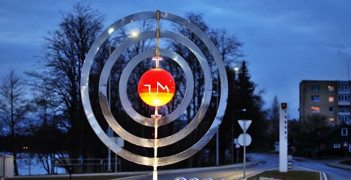 Trakų žiede pastatyta kinetinė figūra