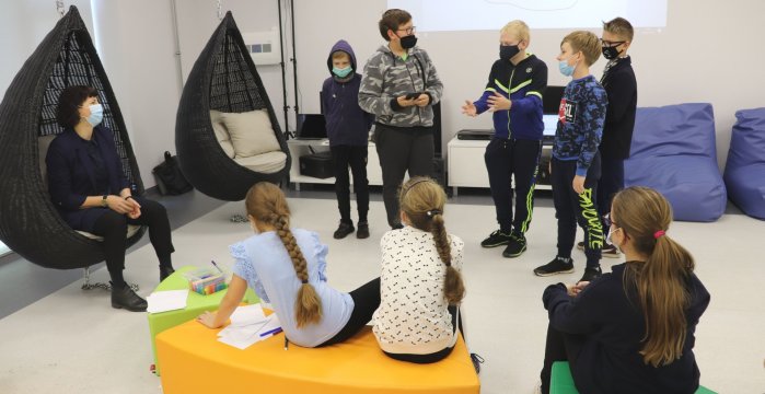 Lentvario moksleiviai susipažino su performansu