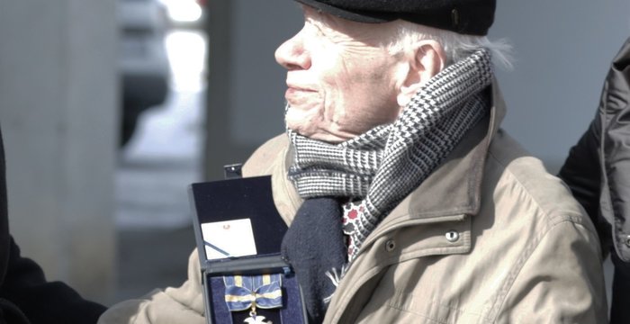 Bronislovui Genzeliui įteiktas Trakų rajono savivaldybės garbės piliečio ženklas ir pažymėjimas