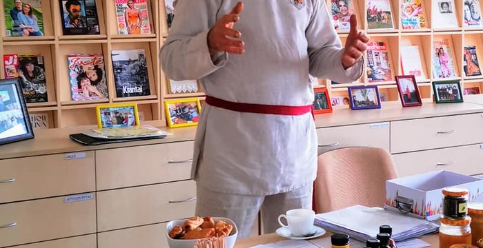 Kviečiame į nuotolinį susitikimą su bitininku Virginijumi Kondrotu „Apie medų ir bites“
