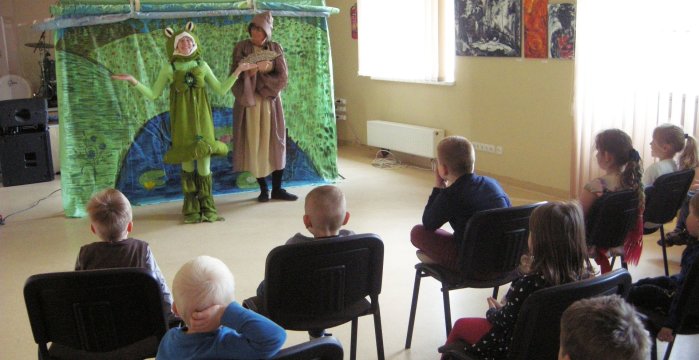 Rykantų bibliotekoje – spektakliukas mažiausiems skaitytojams