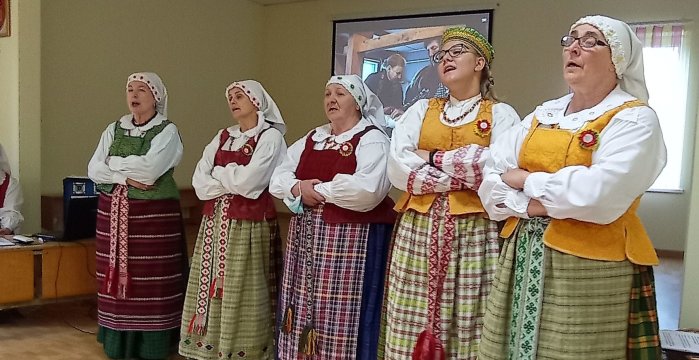Tiltuose – popietė „Senolių kalbos skrynią atvėrus“ 