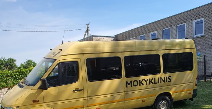 Skelbiamas  automobilių pardavimo tiesioginis aukcionas