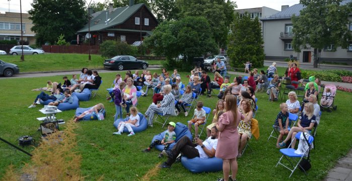 Biblioteka kvietė keliauti į paslaptingą sodą