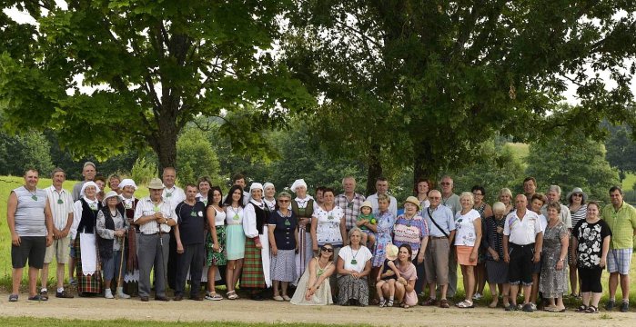 Varlių kaimo šventėje „Čia gimėm, čia augom“ pasveikinti ir naujakuriai