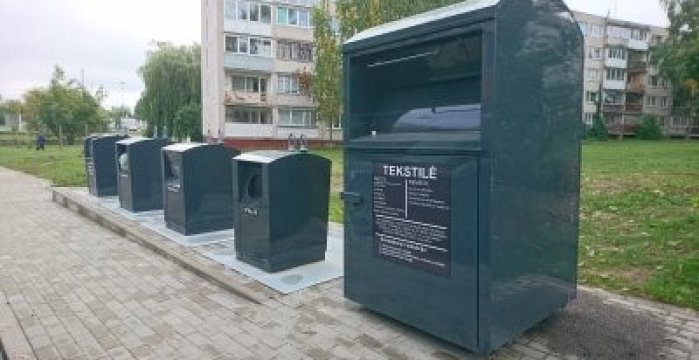 Pastatyti papildomi tekstilės atliekų konteineriai