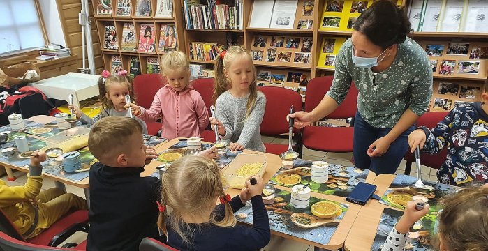 Žvakių gamyba Senųjų Trakų bibliotekoje