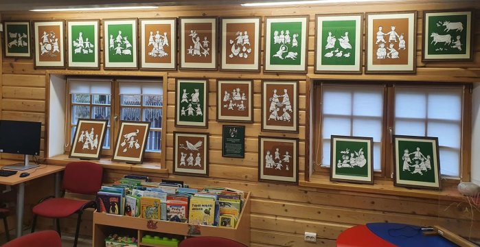 Senųjų Trakų bibliotekoje – paroda „Šoka šarka ir genys“
