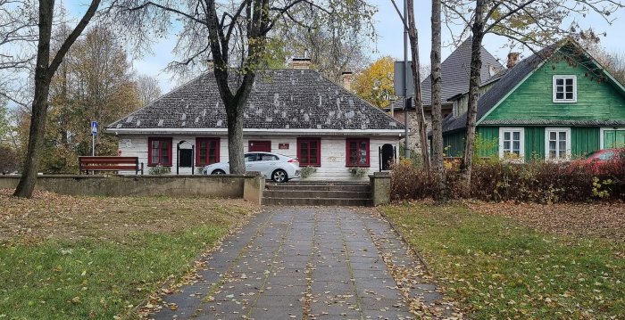 Parengtas skvero tarp Karaimų g. 8 ir Karaimų g. 10, Trakuose, rekonstravimo projektas