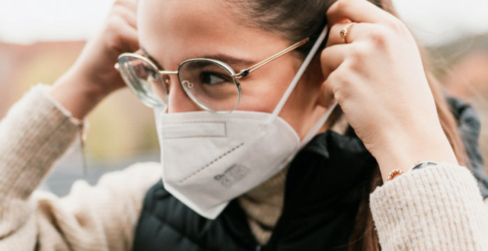 Nuo sausio 17 d. renginiuose uždarose erdvėse privaloma dėvėti respiratorius