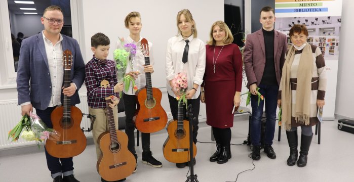 Lentvaryje – klasikinės gitaros ir poezijos vakaras Lietuvai!