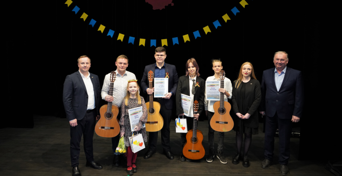 Kovo 11-ąją klasikinės gitaros muzikos skambesiai džiugino lentvariečių širdis