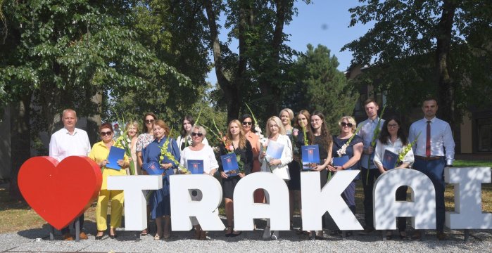 Meras pasveikino šimtukininkus ir jų mokytojus 