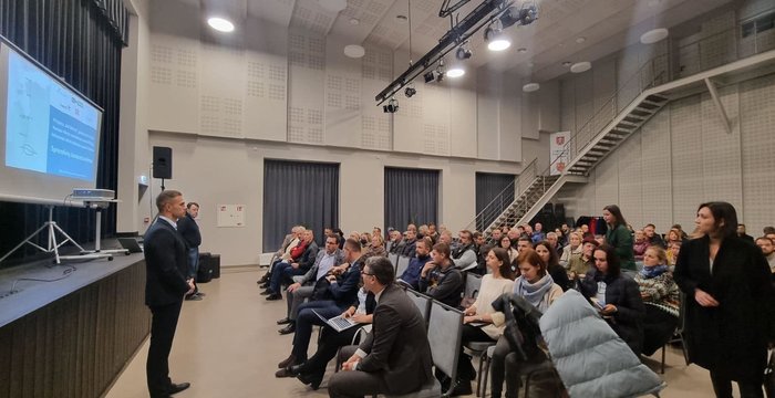 Įvyko susitikimas su Lentvario miesto gyventojais dėl valstybinės reikšmės projekto Rail-Baltica