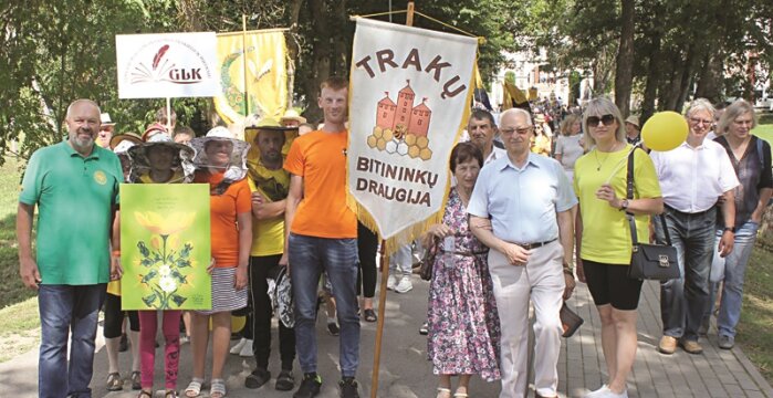 Trakų neįgaliųjų užimtumo centro Socialinių dirbtuvių bitininkai – XIV Lietuvos bitininkų šventėje 