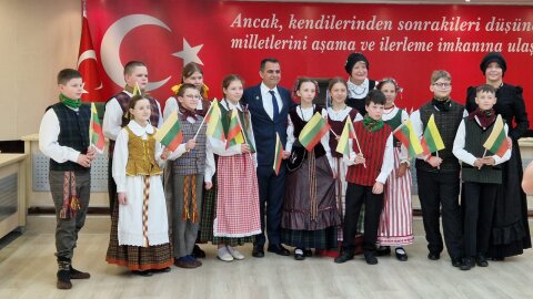 Rūdiškių gimnazijos mokiniai – festivalyje Alanijoje