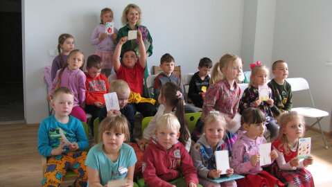 Smagus susitikimas su rašytoja Evelina Daciūte Tiltų bibliotekoje