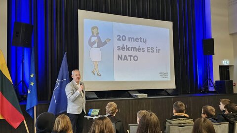 Aktyvus Lentvario jaunimas dalyvavo protmūšyje apie ES ir NATO