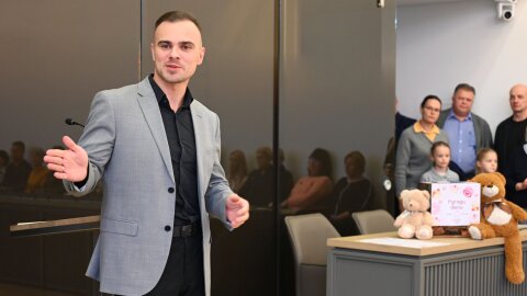 Savivaldybės darbuotojai aukojo mažiesiems lentvariečiams
