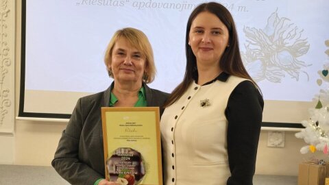 Trakų viešosios bibliotekos vyriausiajai metodininkei Vilmai Kmitienei įteiktas prestižinis...