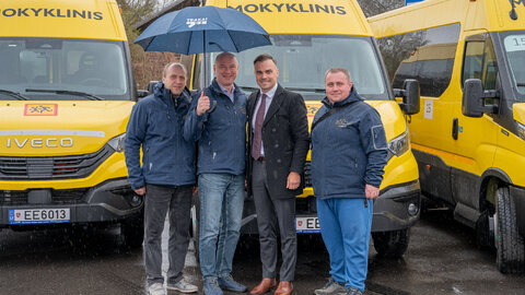 Trys nauji mokykliniai autobusiukai